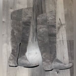 Kenneth Cole Reaction Over the Knee Grey Suede Leather Boots, very comfortable.